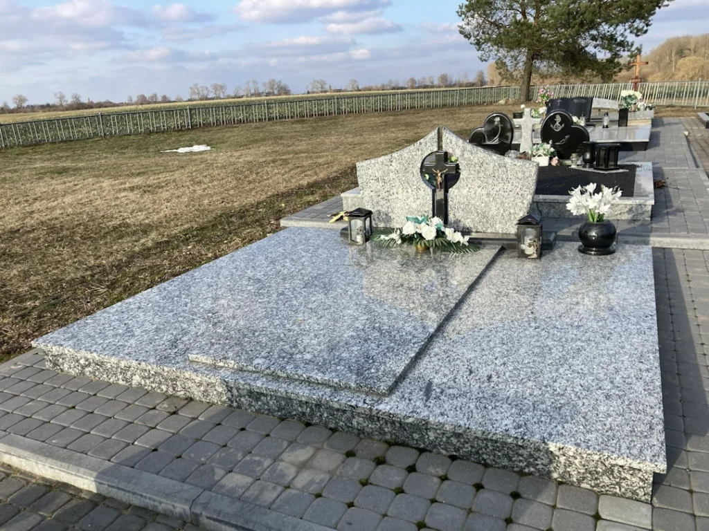 antkapio plokštė, paminklas